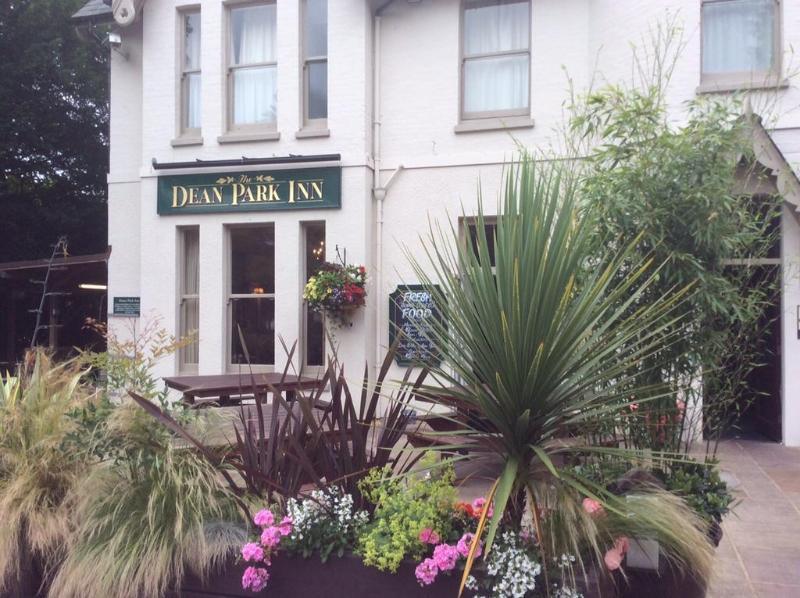 Inn The Pavilion Arms 3*