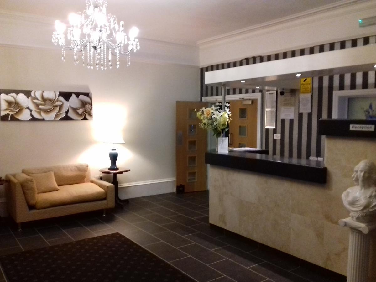 Hotel The Croham 3*