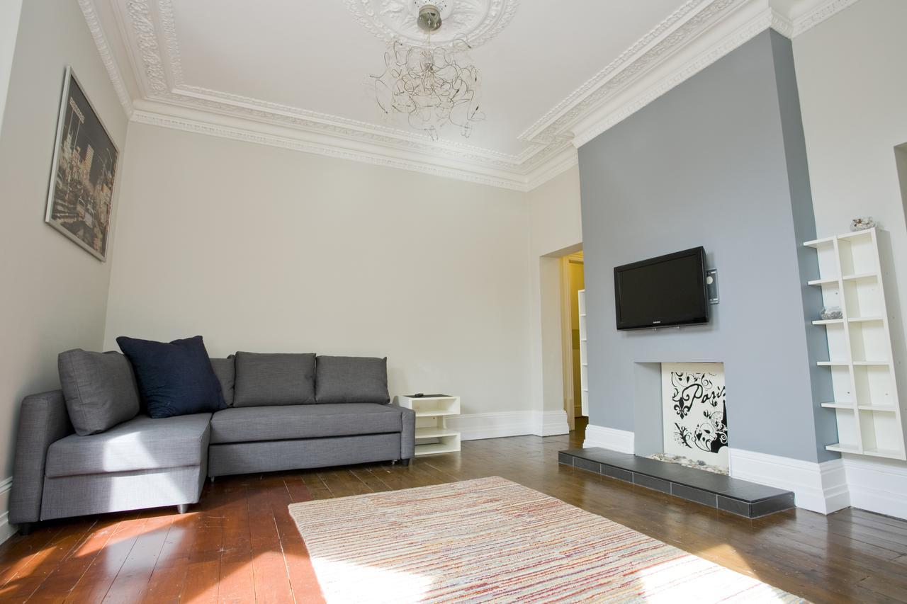 Large 2 Bedroom Apt - Near Beach - Free Parking * Bournemouth