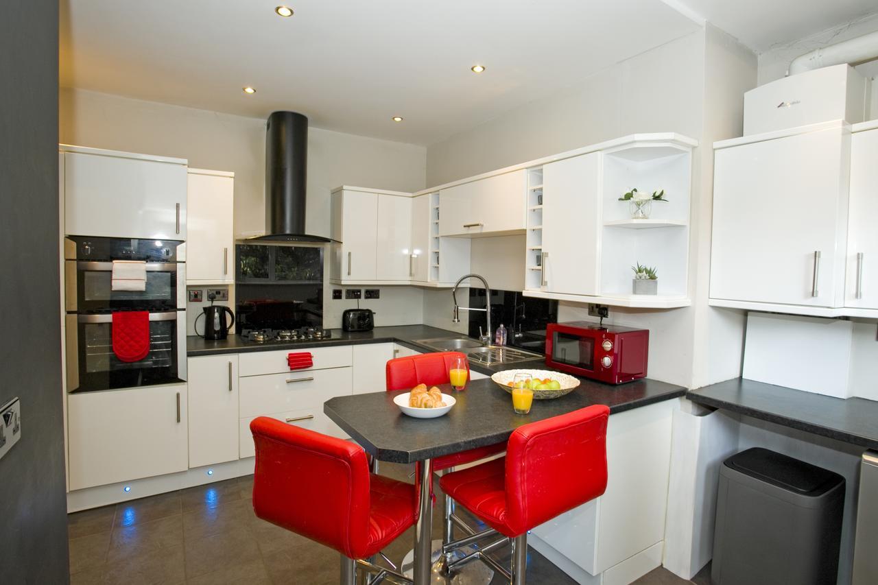 Large 2 Bedroom Apt - Near Beach - Free Parking * Bournemouth