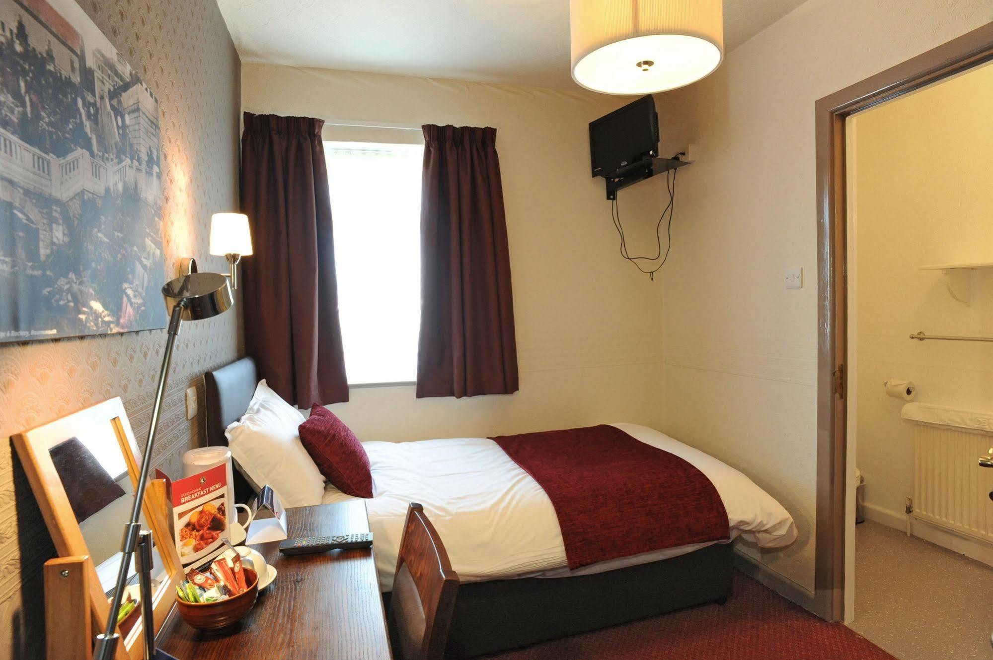 The Spyglass & Kettle By Greene King 3* Bournemouth