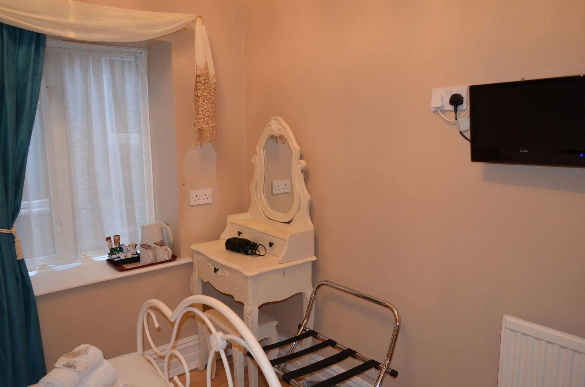 Shirley Guest house