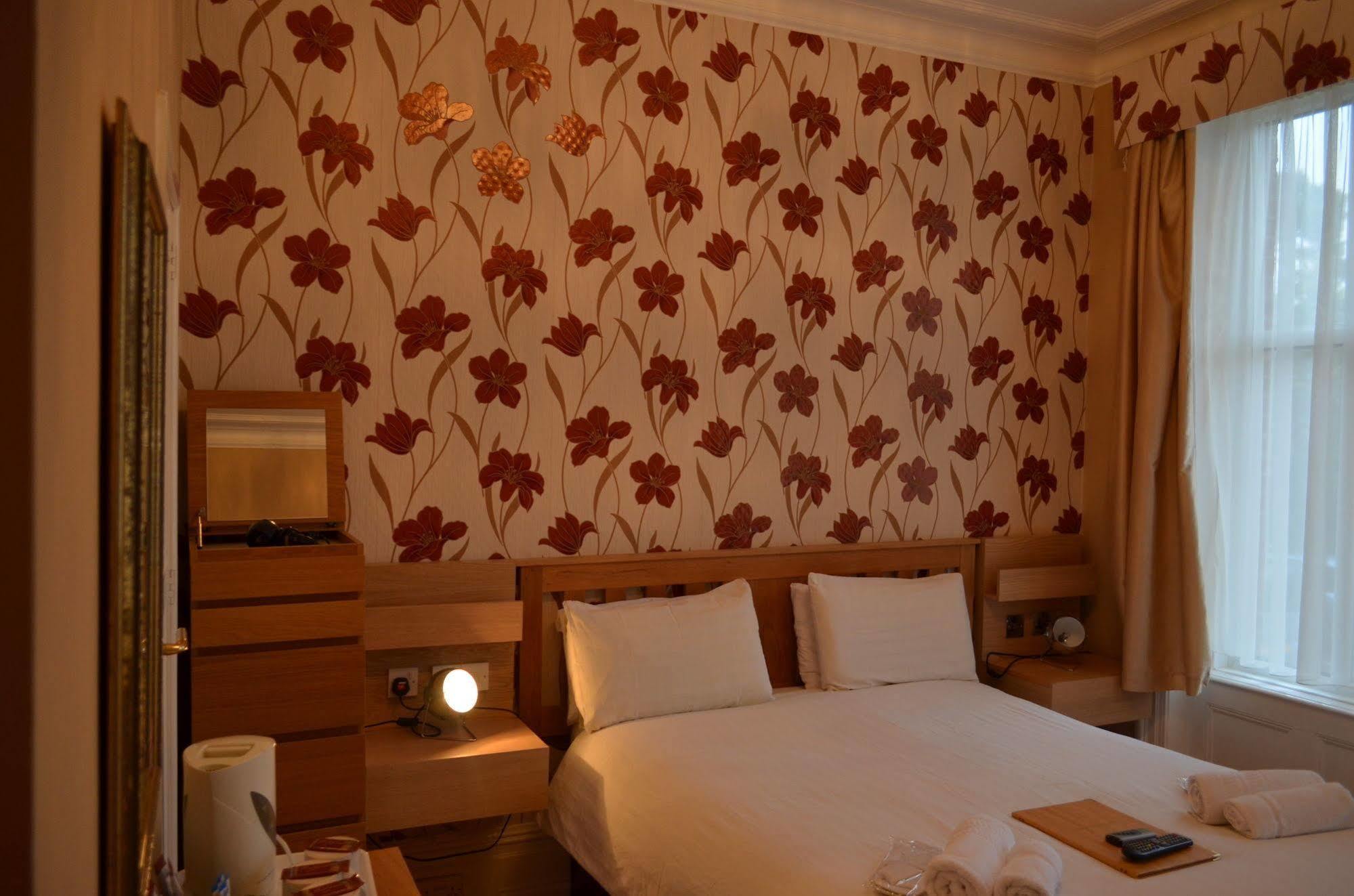 Shirley Guest house 4*