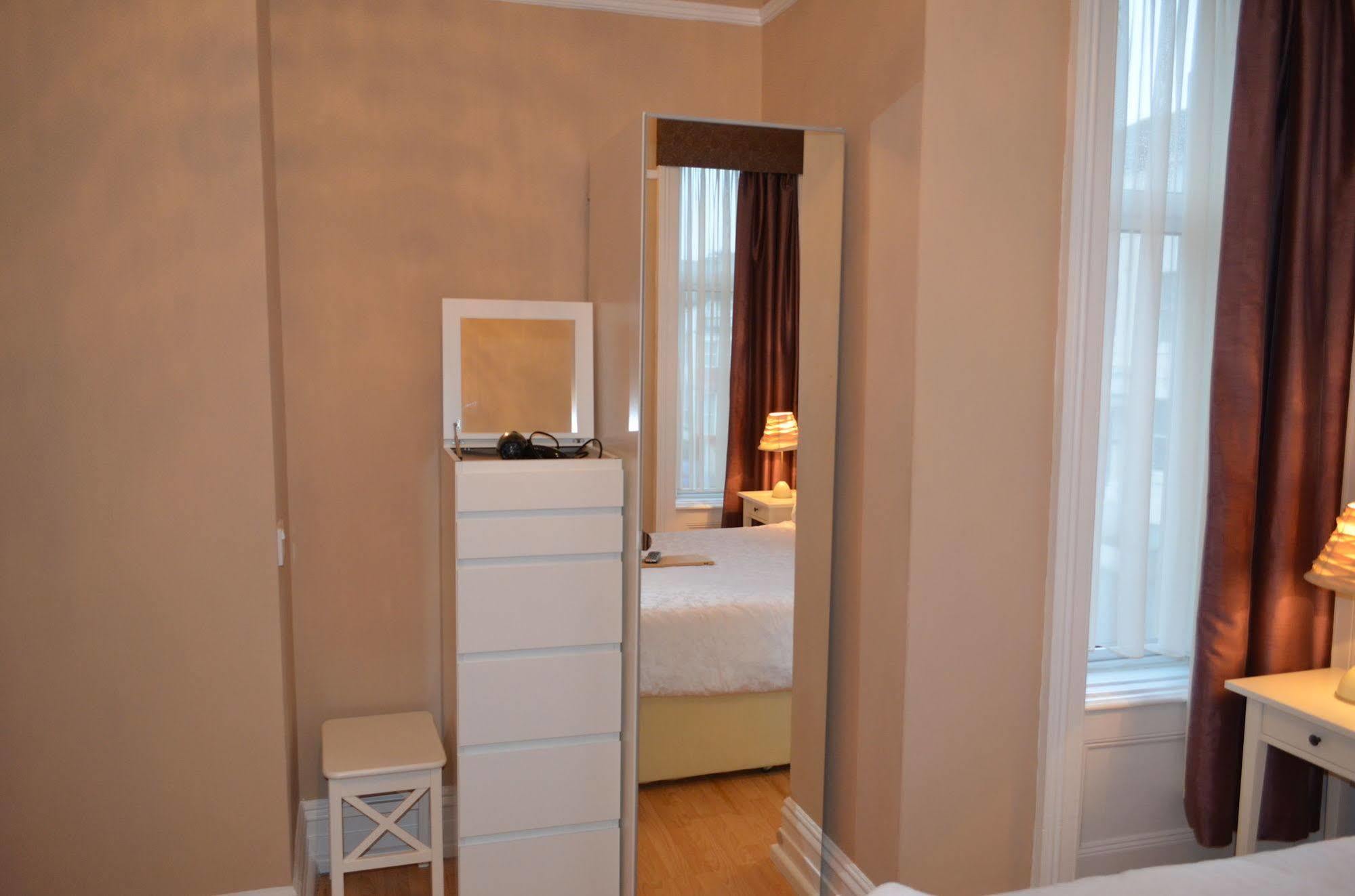 Guest house Shirley 4*