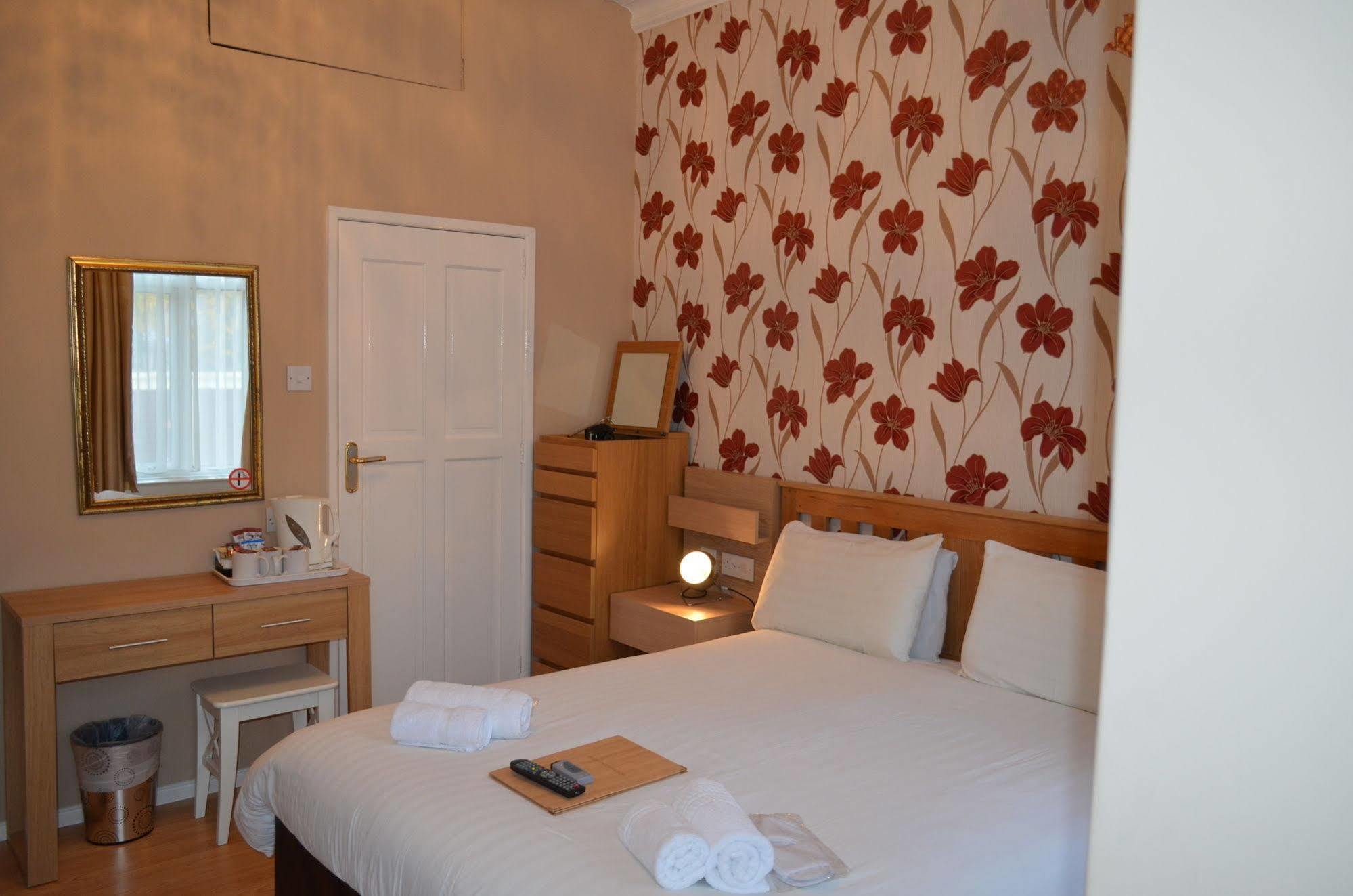 Guest house Shirley 4*