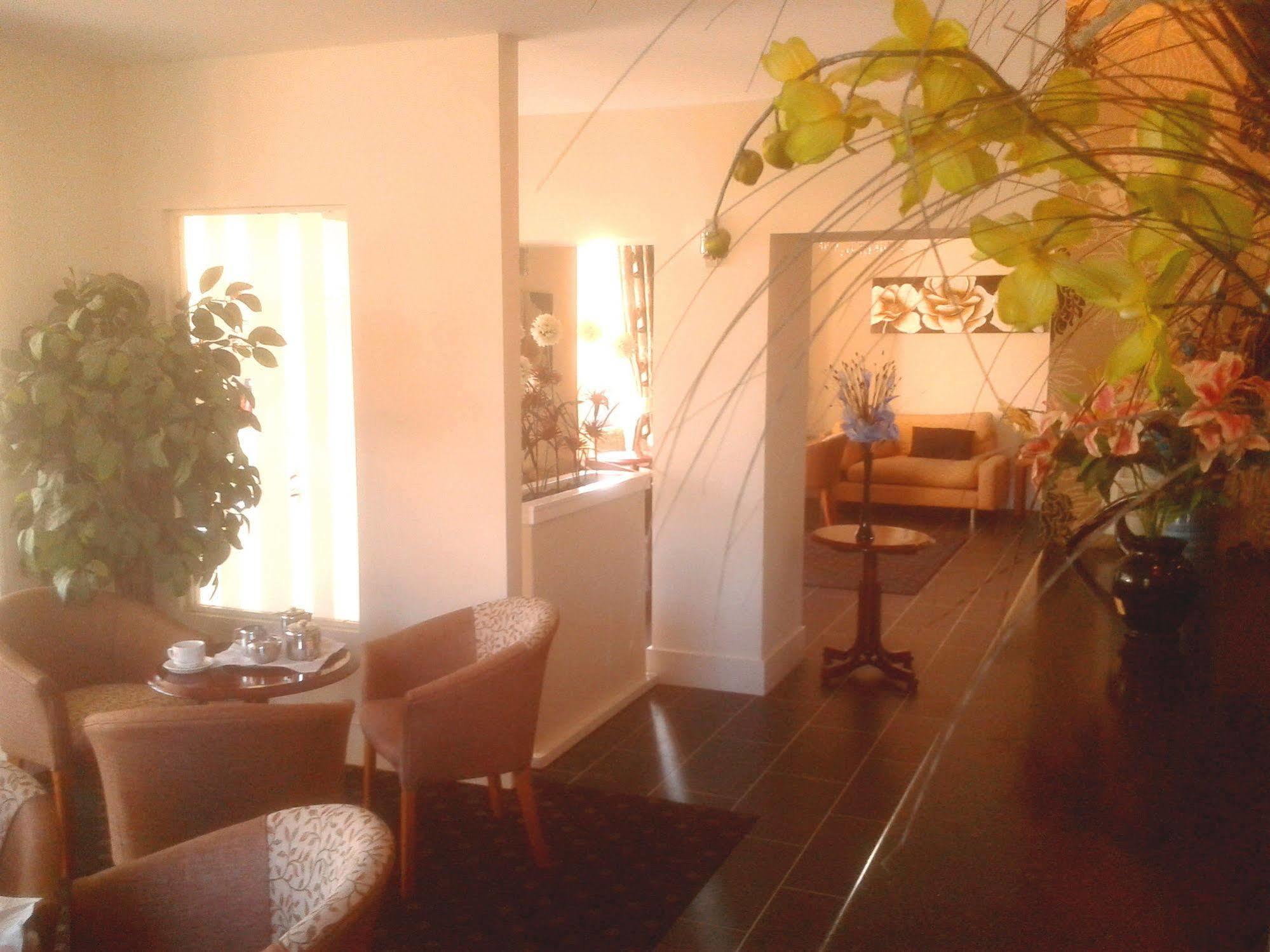 The Croham Hotel 3*
