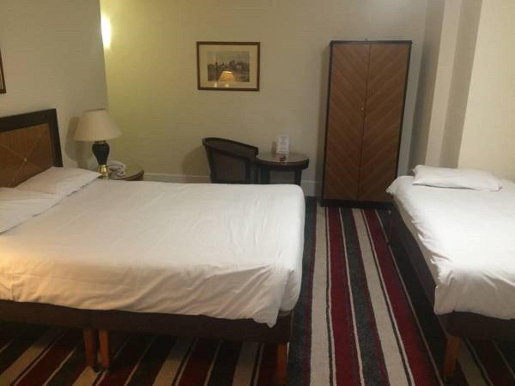 Britannia 3*