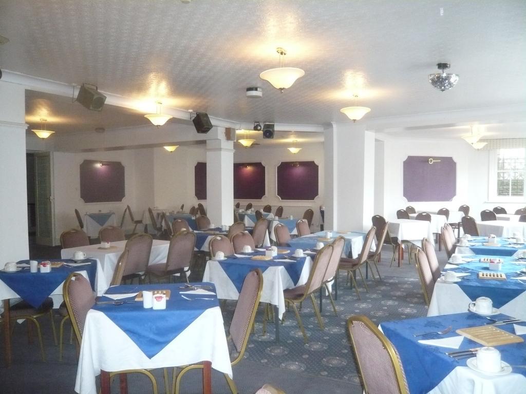 Hotel Bourne Hall 2*