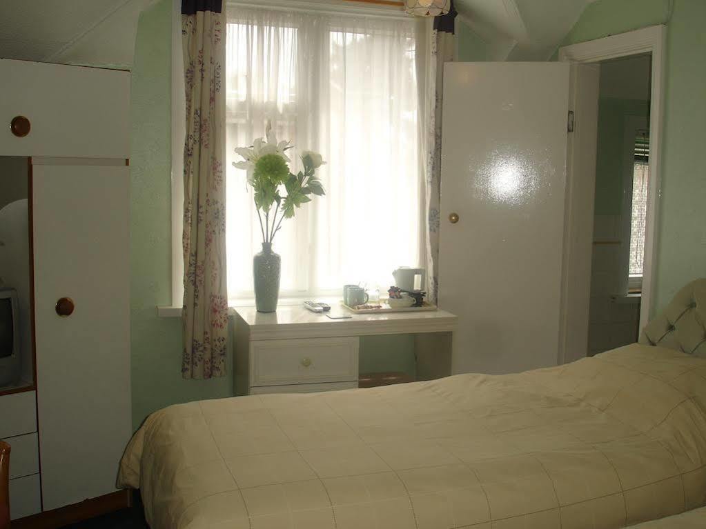 Lea Hurst Bed & Breakfast 3*