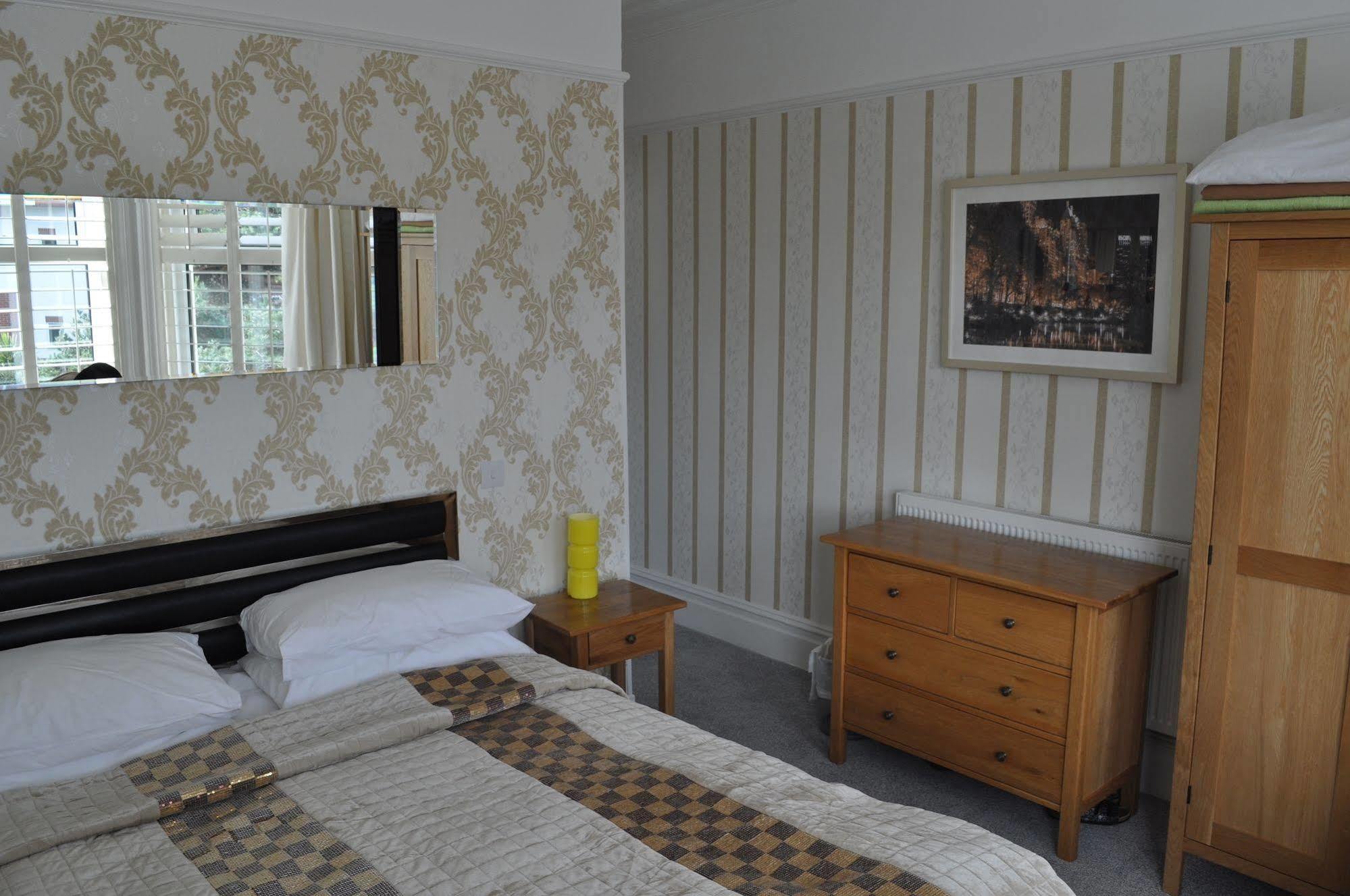 Crossroads Hotel 3*