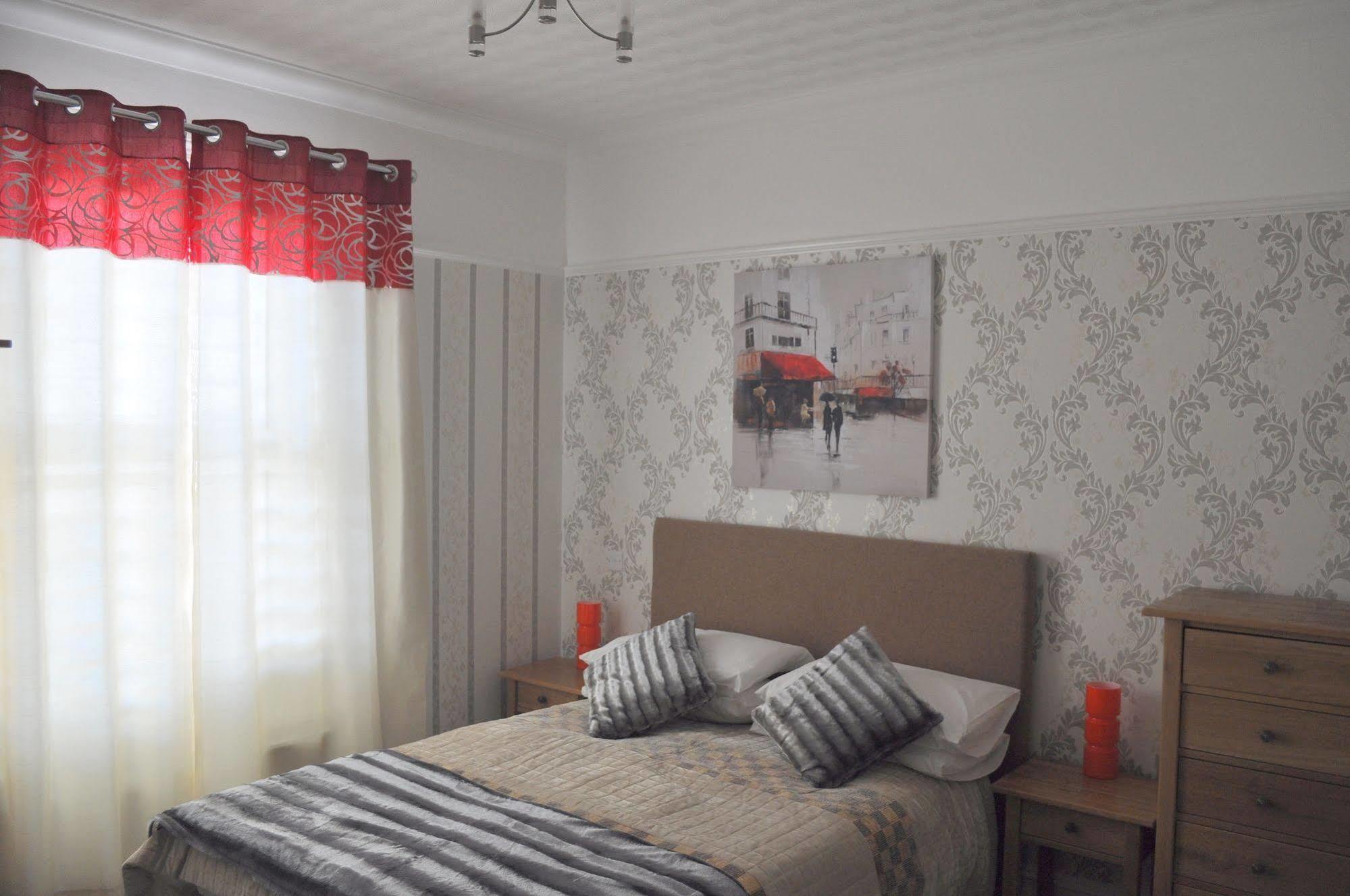 Crossroads Hotel 3*