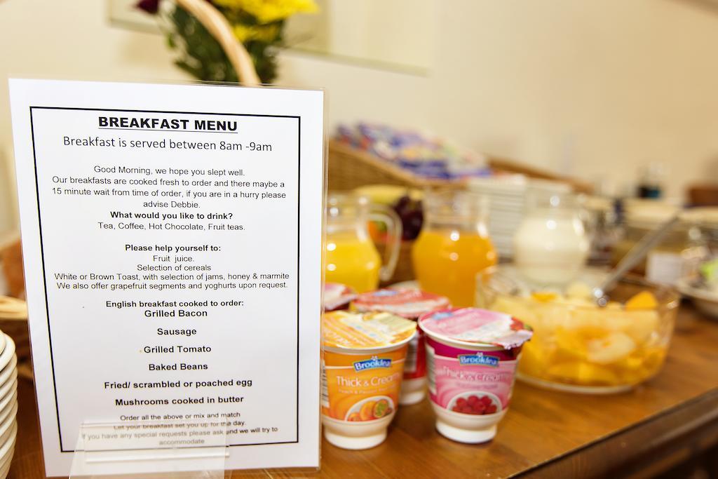 The Rosscourt Guest House-Free On Site Parking (Adults Only)