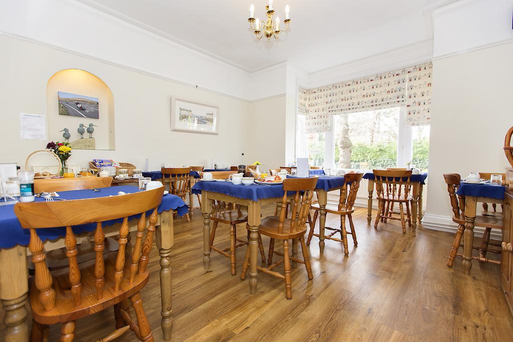 Guest house The Rosscourt Guest House-Free On Site Parking (Adults Only) Bournemouth