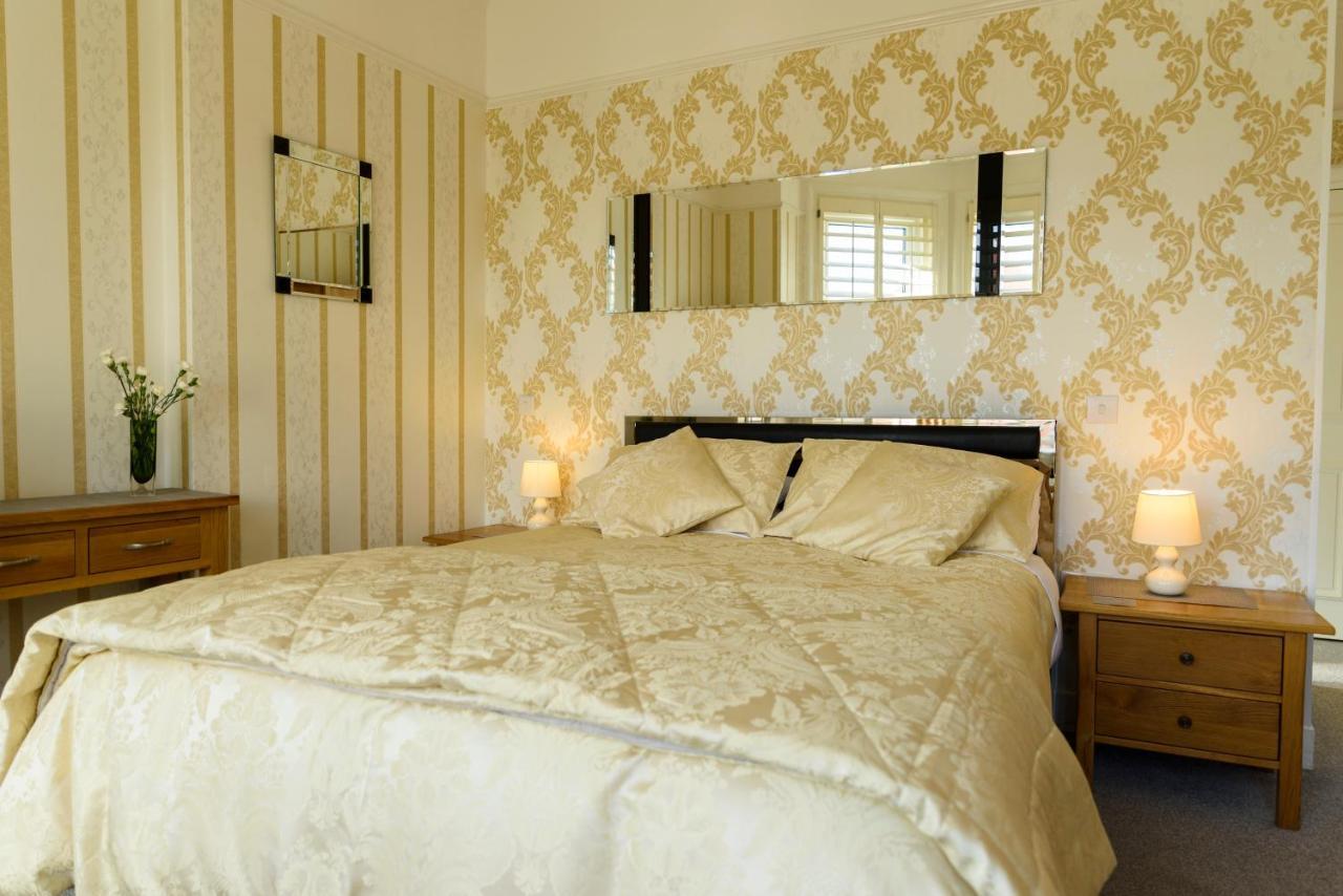 Hotel Crossroads 3*