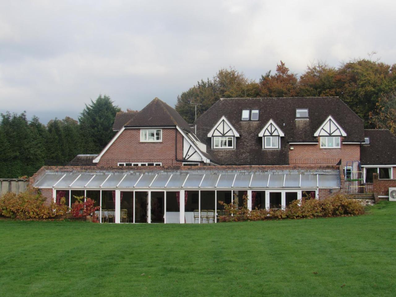 Les Bouviers Restaurant With 5*