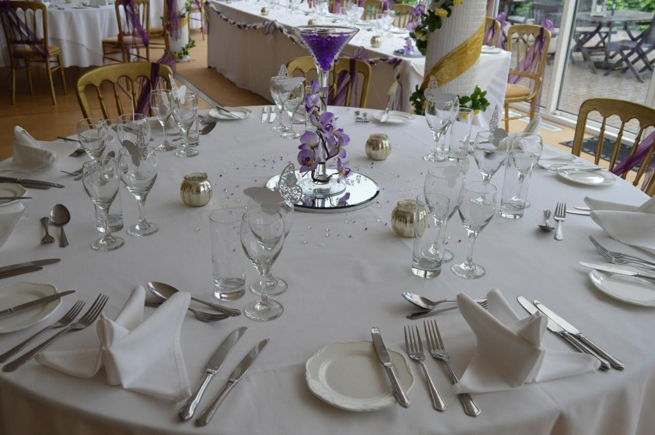 Les Bouviers Restaurant With Guest house