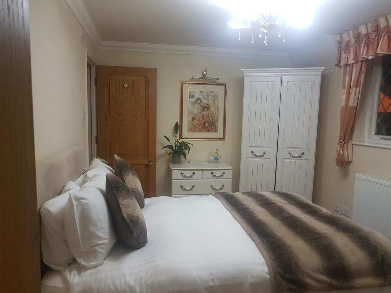 Guest house Les Bouviers Restaurant With Bournemouth