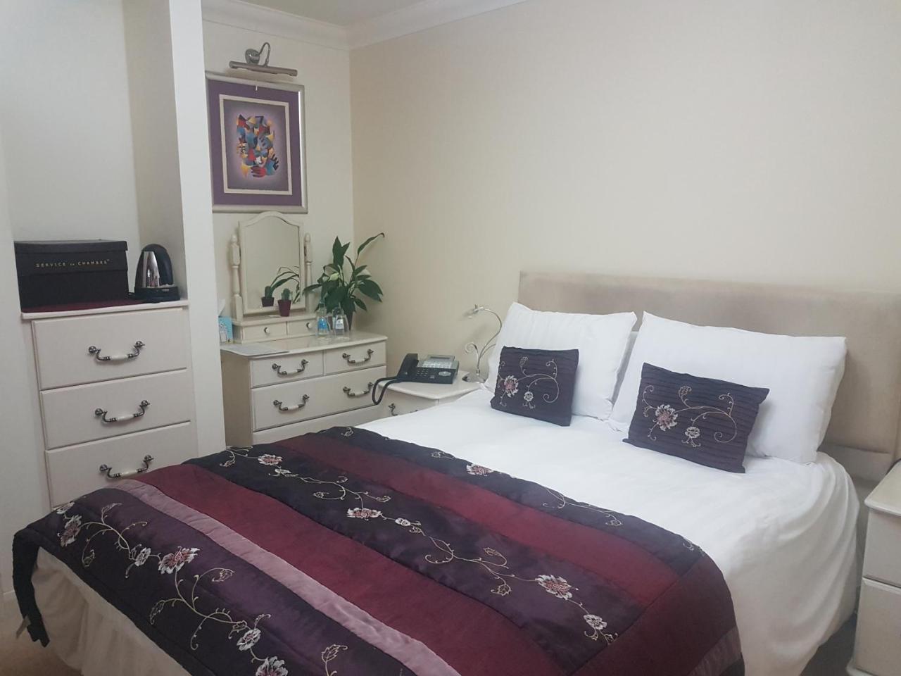 Guest house Les Bouviers Restaurant With 5*