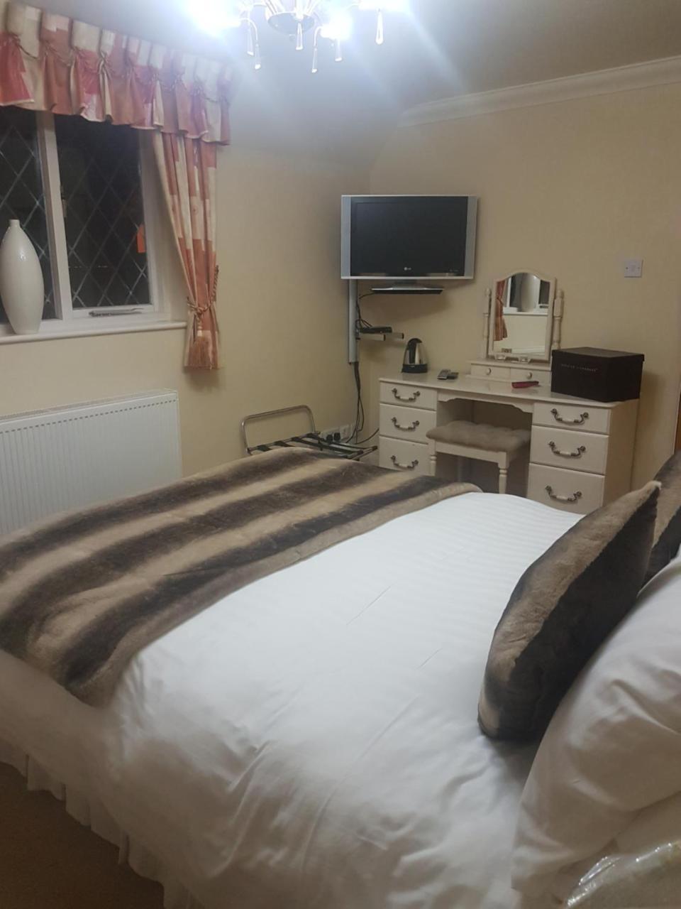 Guest house Les Bouviers Restaurant With 5*
