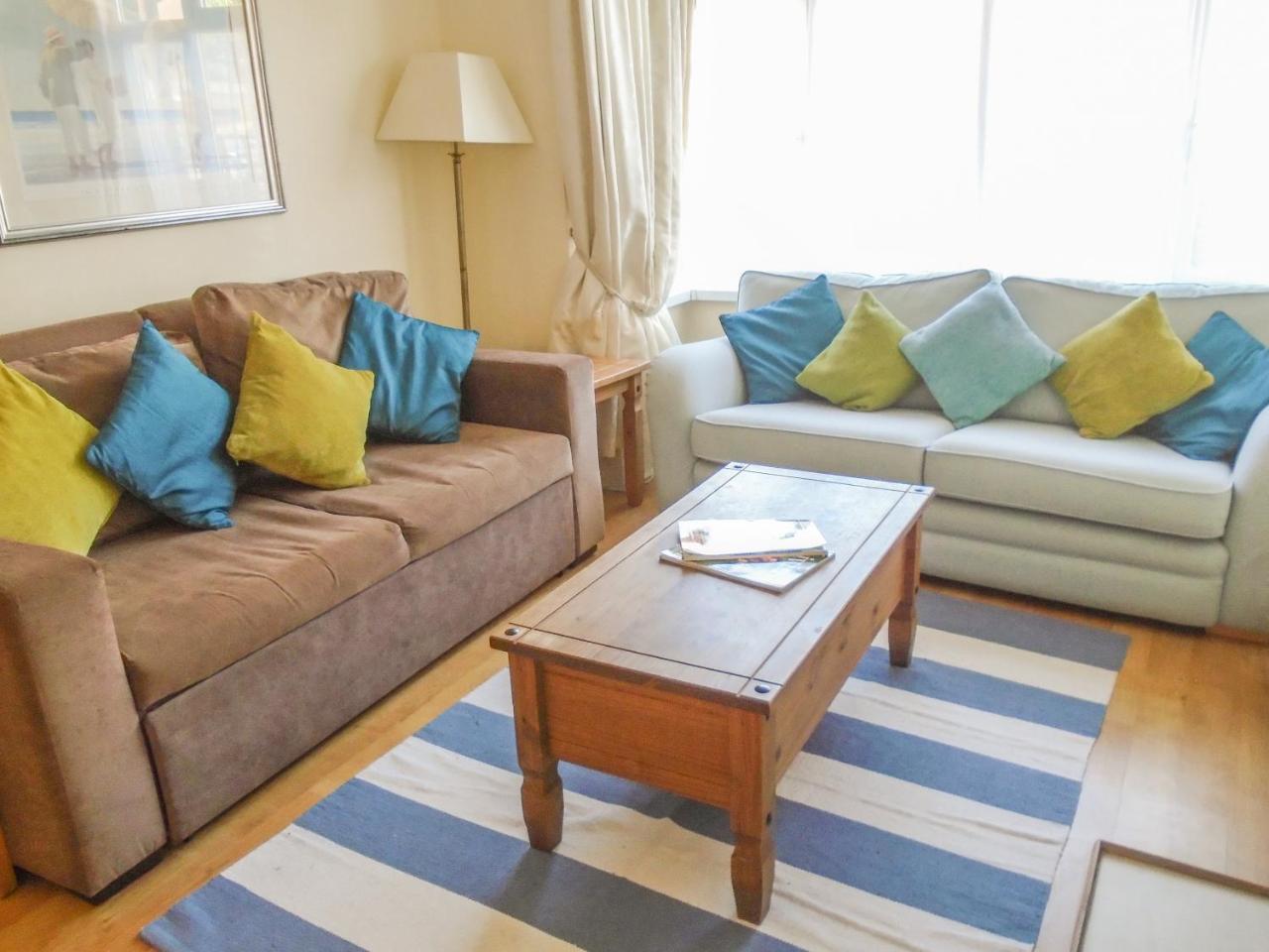 32 Cranleigh Close *