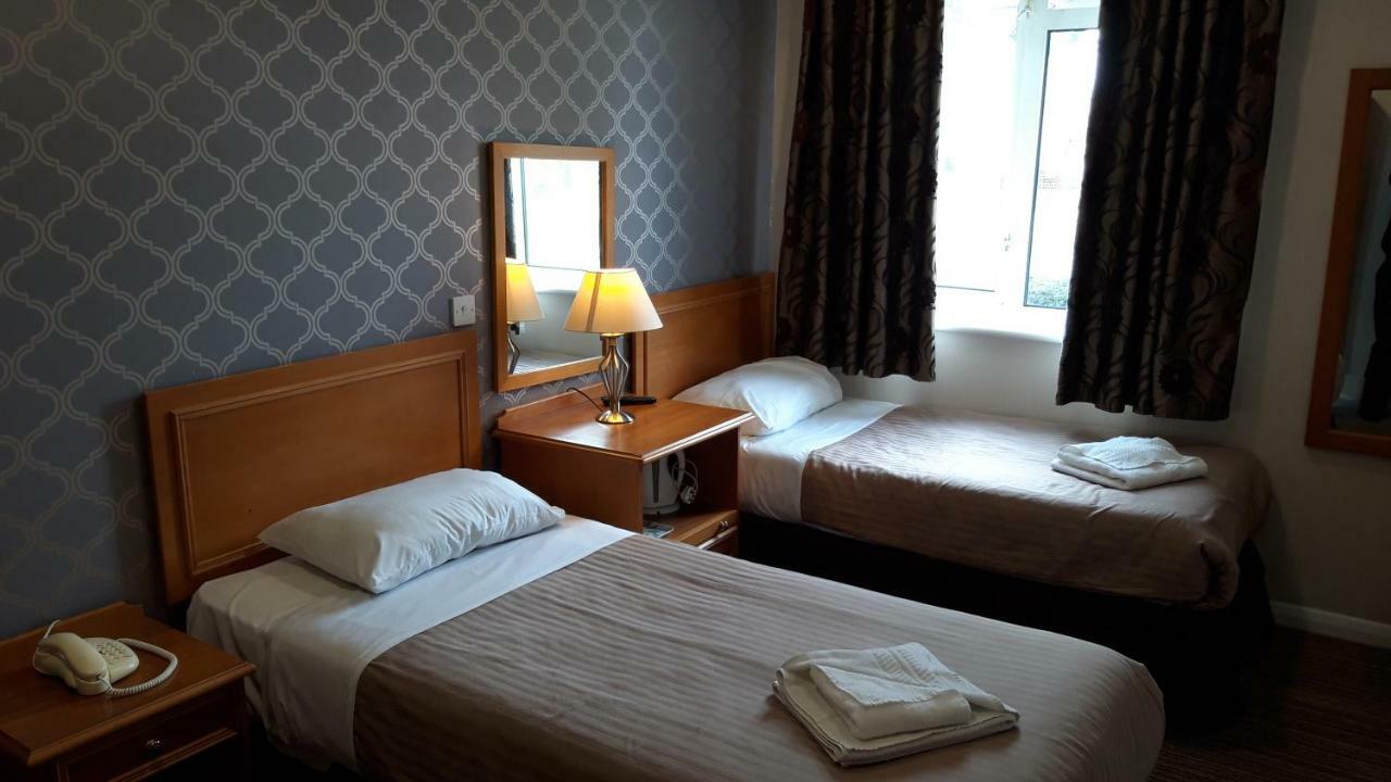 The Croham Hotel 3*