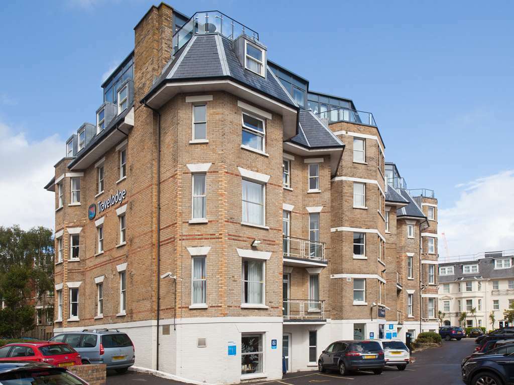 Travelodge Seafront 3*