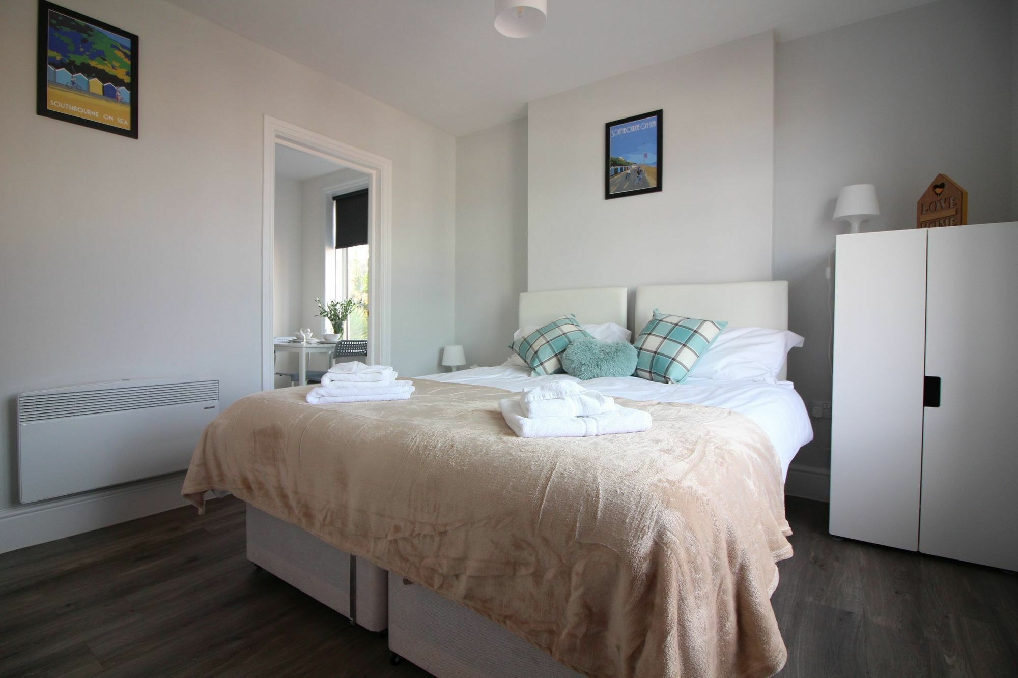Apartment Diamond - Southbourne Grove 3