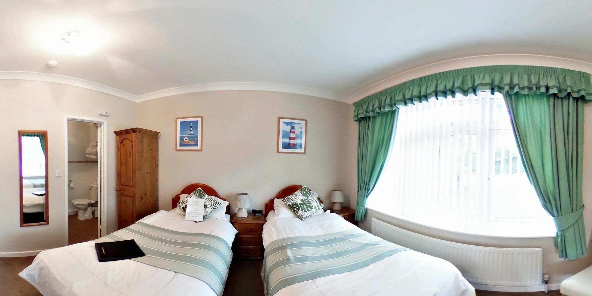The Rosscourt Guest House-Free On Site Parking (Adults Only) 3*