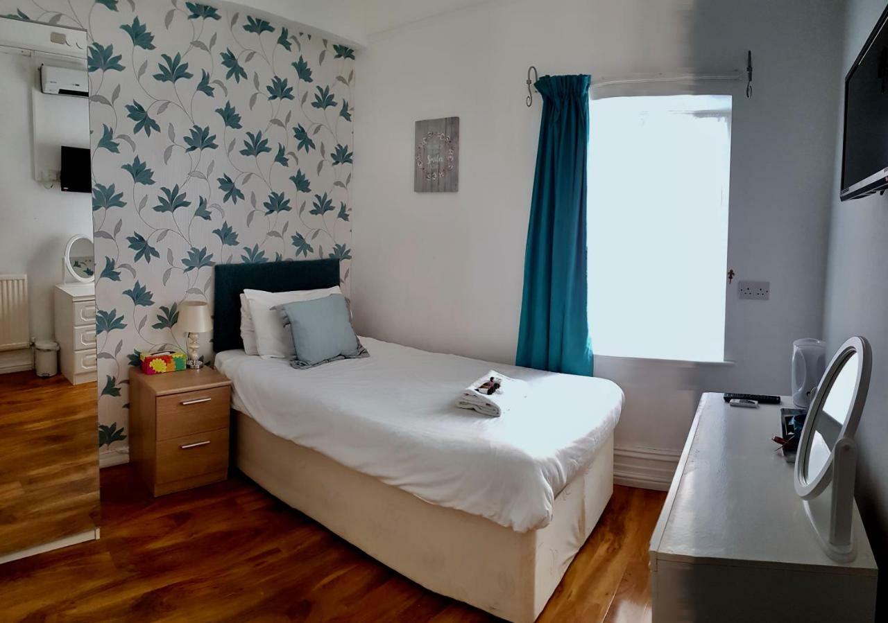Pebbles Bed & Breakfast 3*