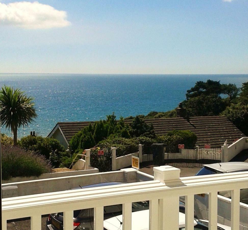 Apartment A Beautiful With Stunning Sea Views & Private Balcony