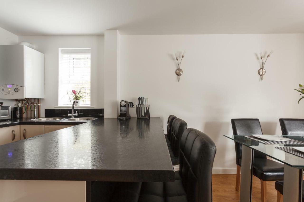 Apartment Seaside Serenity: Contemporary With Access Bournemouth