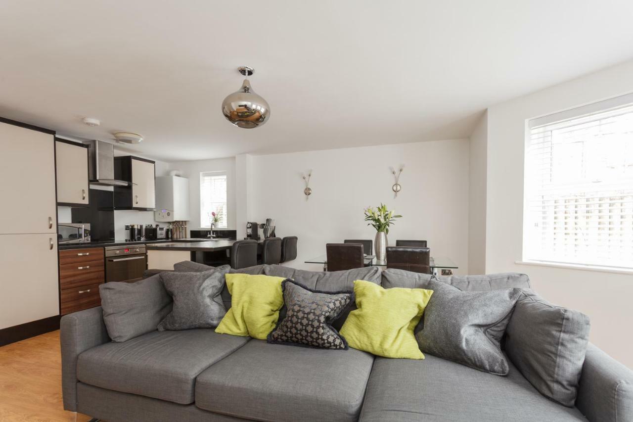 Seaside Serenity: Contemporary With Access Apartment Bournemouth