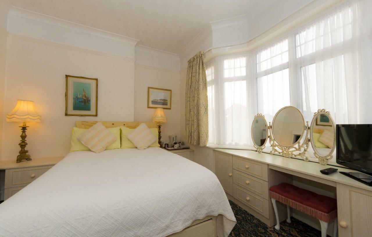 Shoreline Bed & Breakfast
