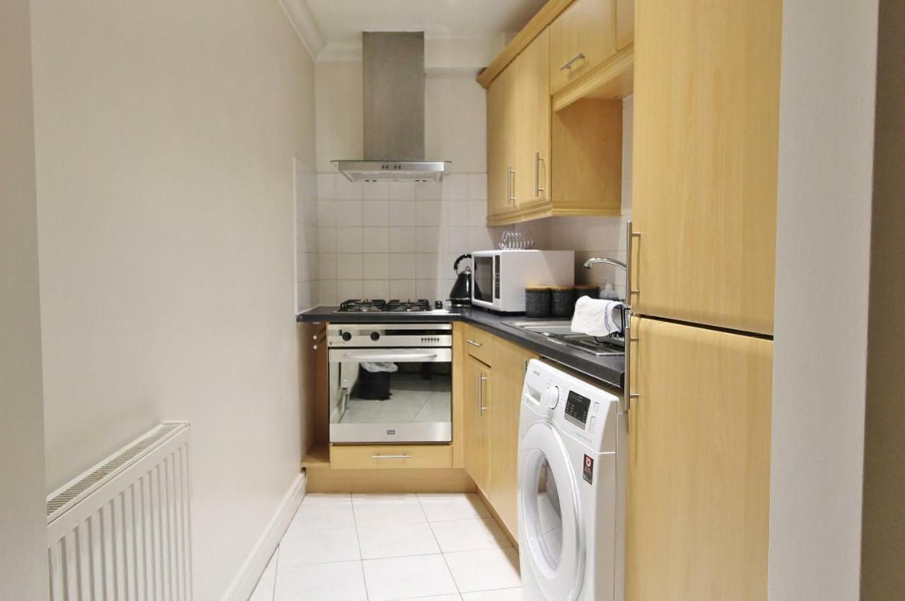 Apartment 94a Flat 1gladstone Road East *