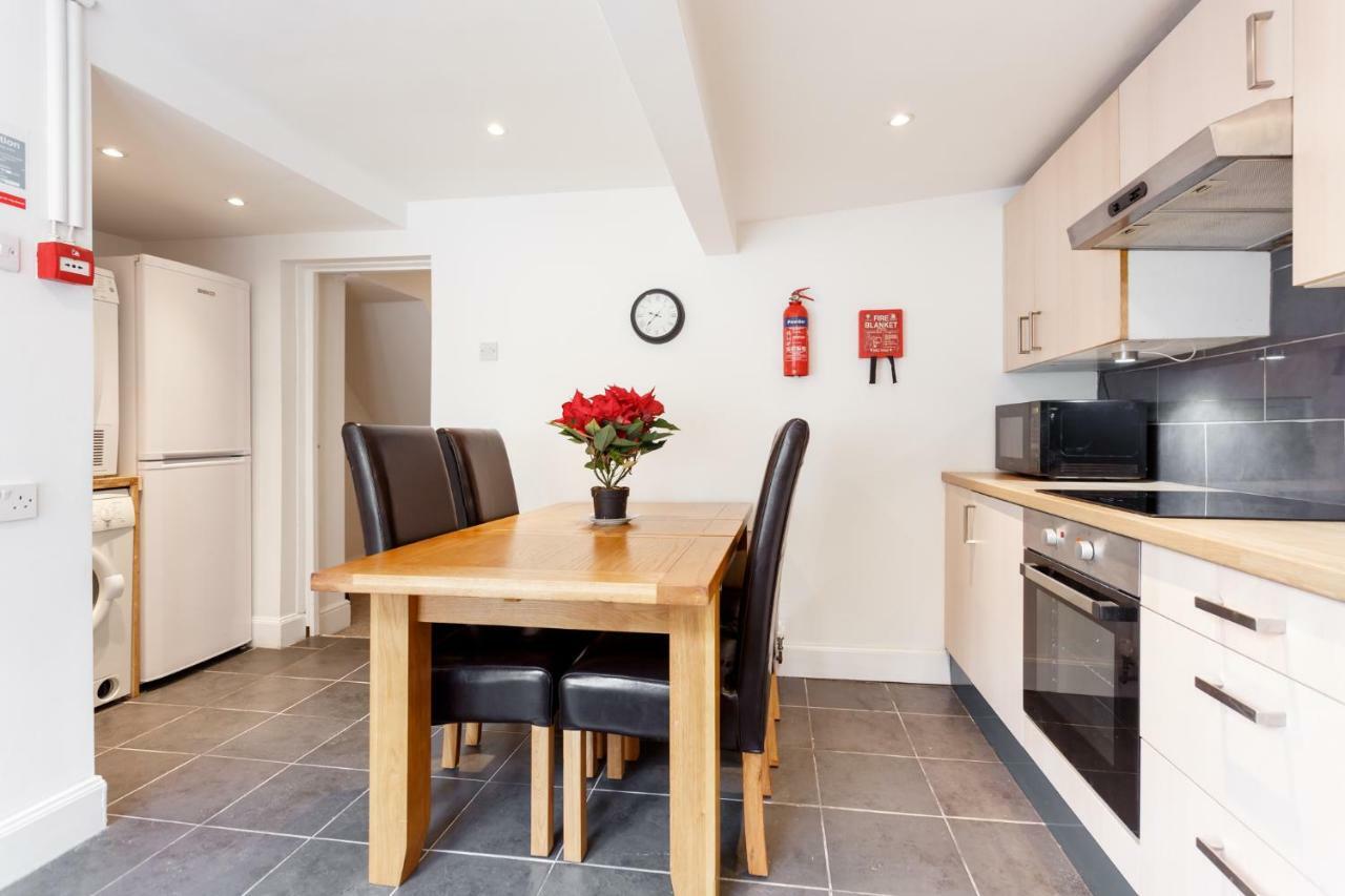 Gorgeous Town Centre With Courtyard Garden Apartment Bournemouth