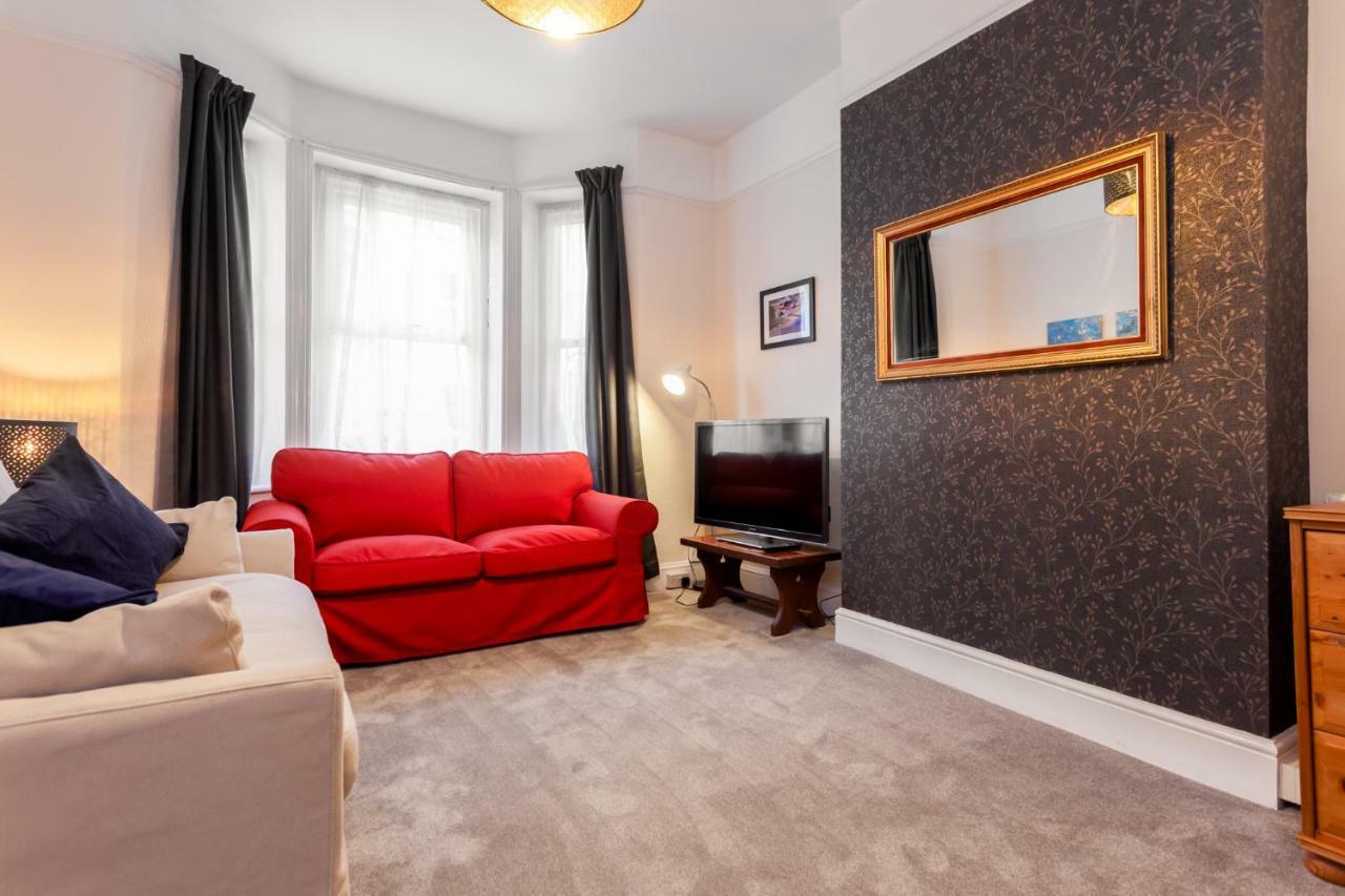 Gorgeous Town Centre With Courtyard Garden Apartment Bournemouth