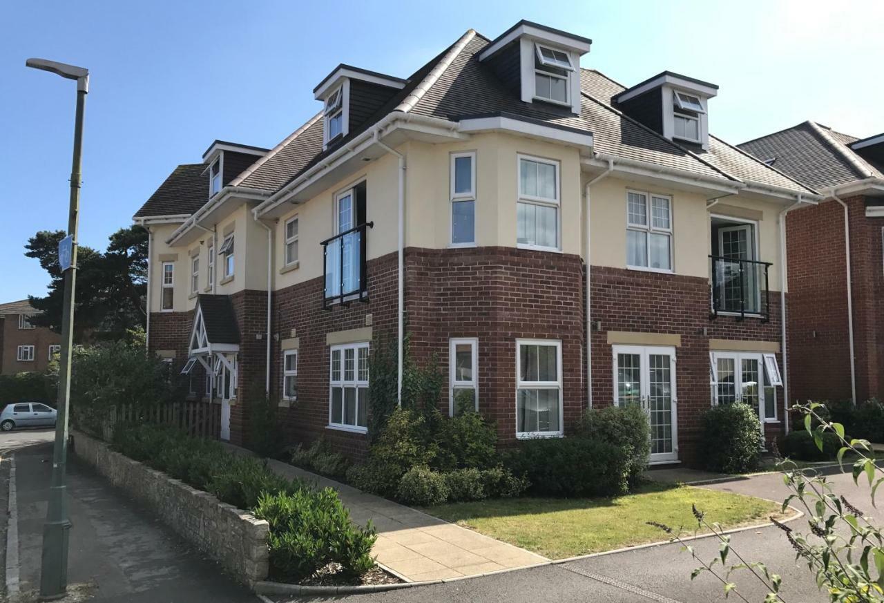 No 7 Woods View * Bournemouth