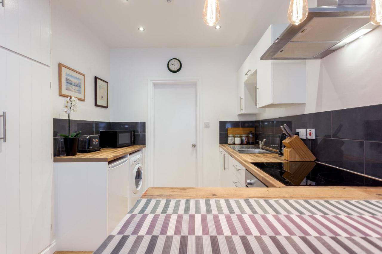 Apartment Stylish Town Centre Close To And Shops *