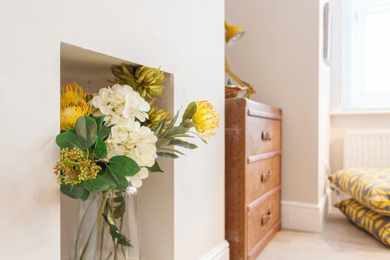 Apartment Stylish Town Centre House - 300mbps, Parking & Sunny Decking Bournemouth