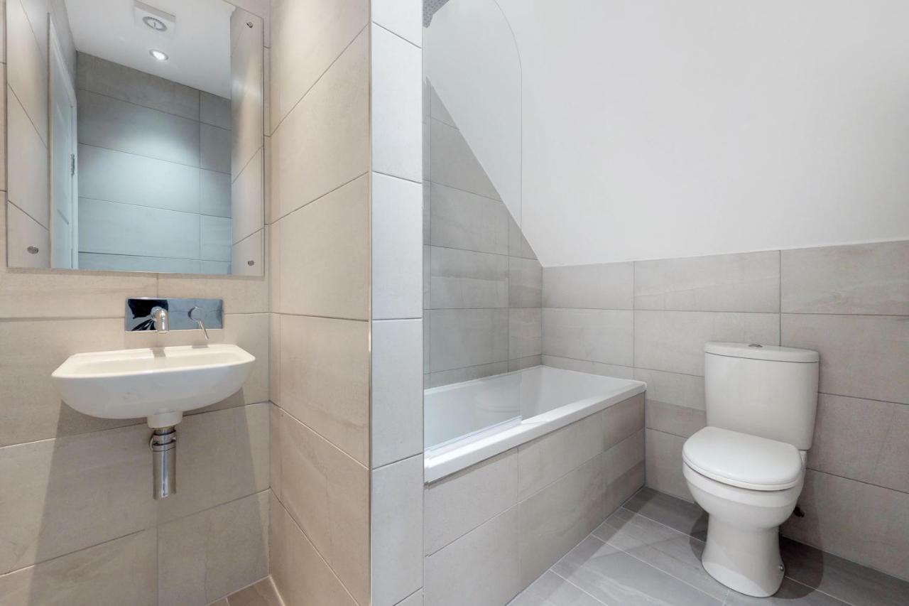Apartment Stunning Luminous Penthouse/ 2beds 2baths
