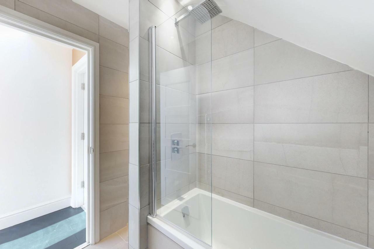 Apartment Stunning Luminous Penthouse/ 2beds 2baths Bournemouth