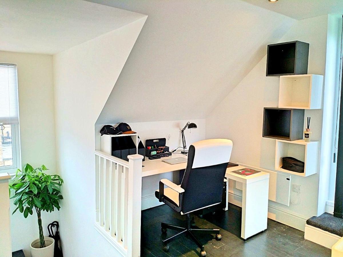 Stunning Luminous Penthouse/ 2beds 2baths Apartment *