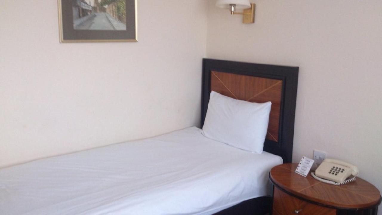 Britannia 3*