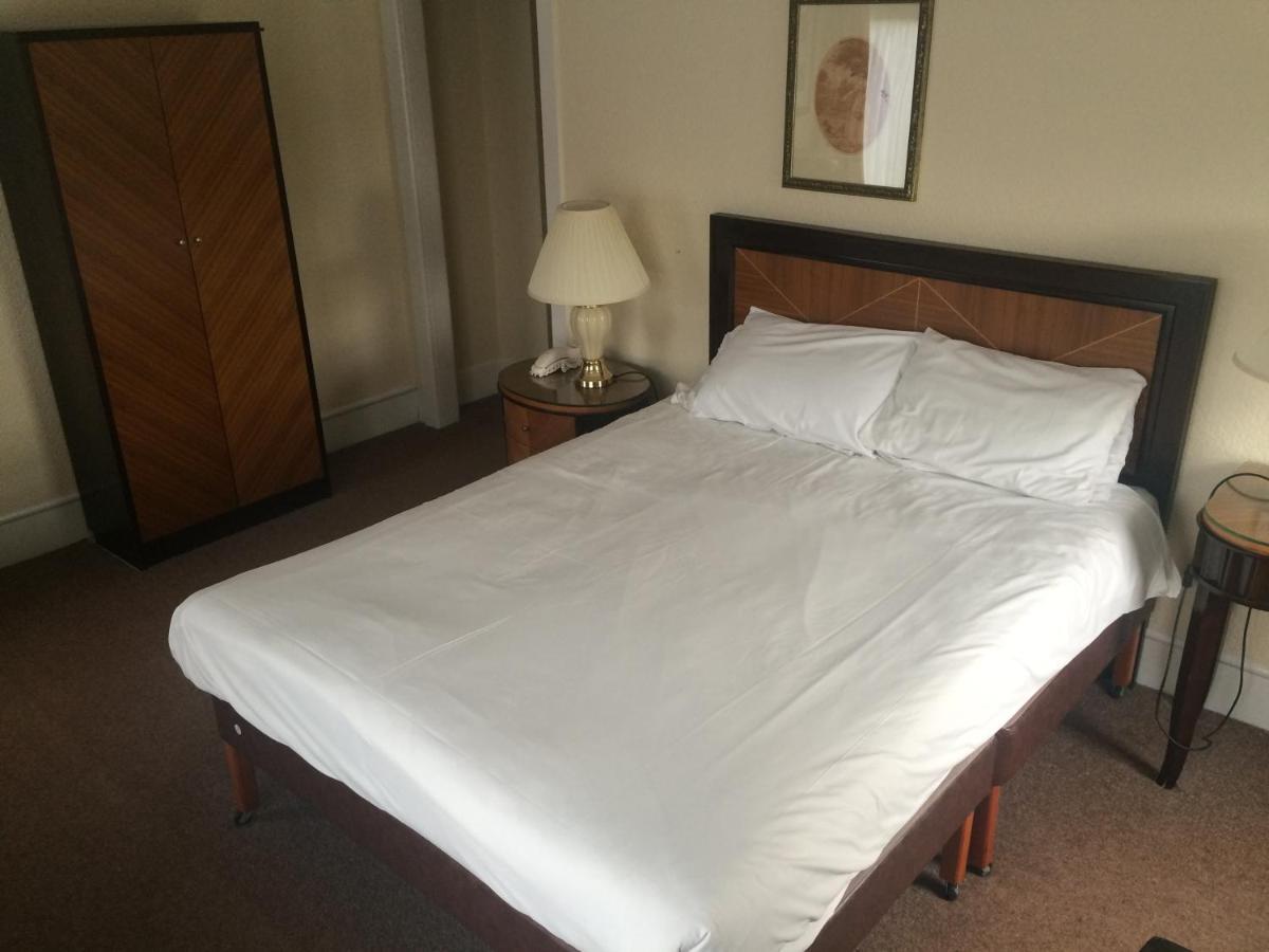 Britannia 3*