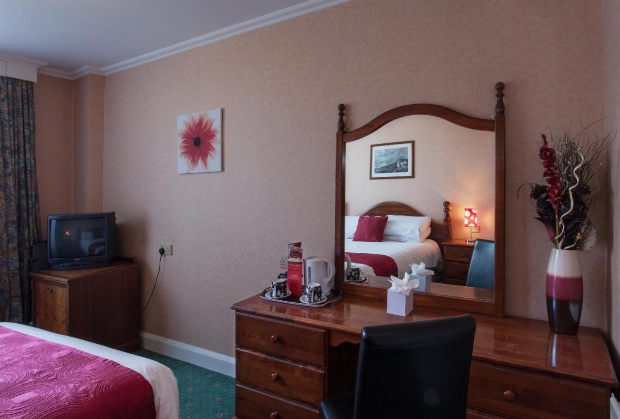 The Roundhouse 3*