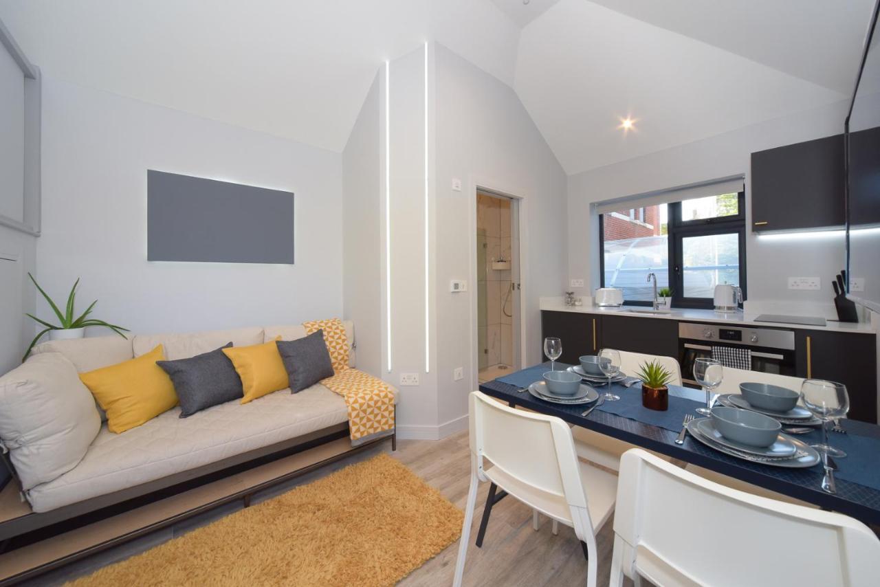 Super Cool Luxury Studio Near The Beach - Smart Tv, Fast Wifi *