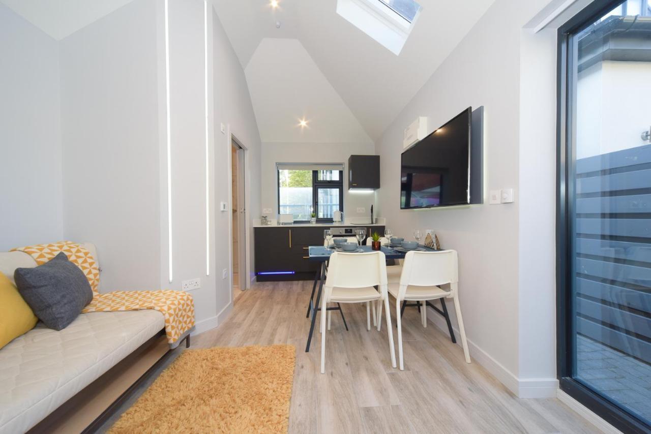 Super Cool Luxury Studio Near The Beach - Smart Tv, Fast Wifi Bournemouth