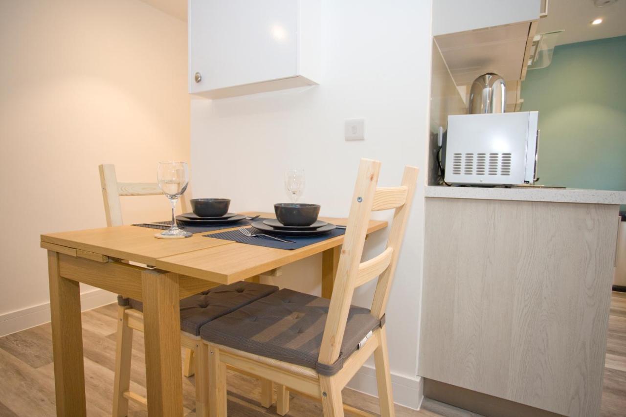 14 Compass Point