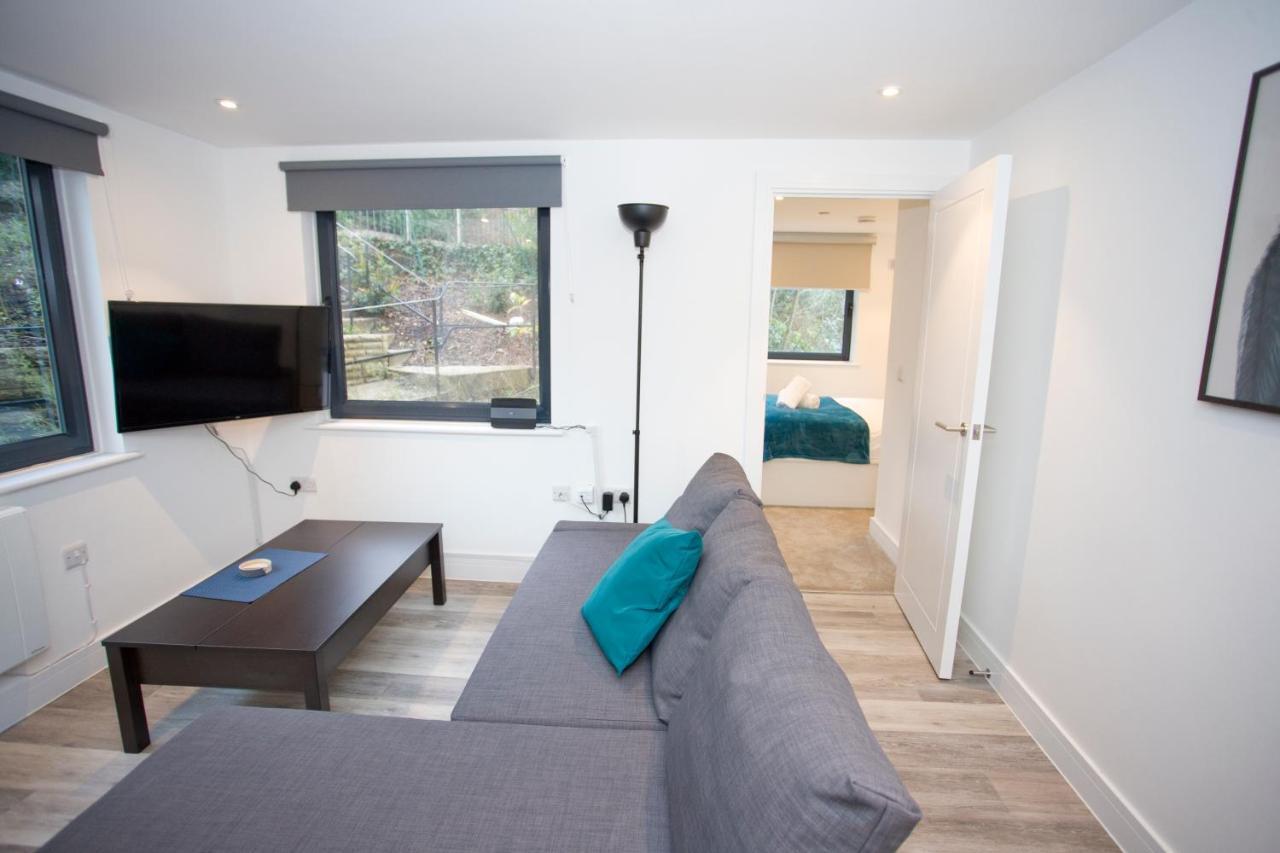 Apartment 14 Compass Point