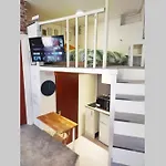 Cute & Cosy Loft-Style Studio Close To Beach